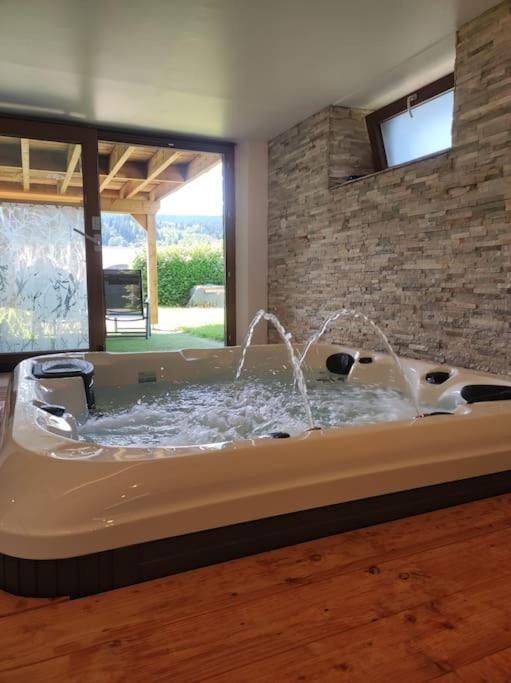 Gite Papillon 6 A14 Personnes - Jacuzzi Gérardmer Buitenkant foto
