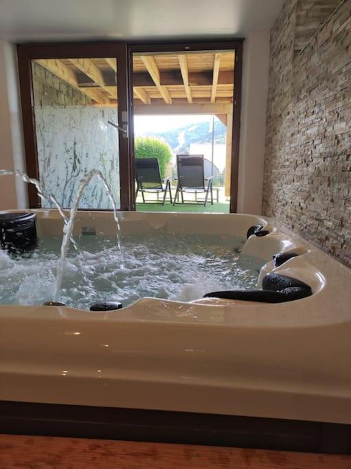 Gite Papillon 6 A14 Personnes - Jacuzzi Gérardmer Buitenkant foto
